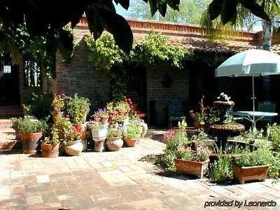 Hacienda Del Desierto Bed & Breakfast